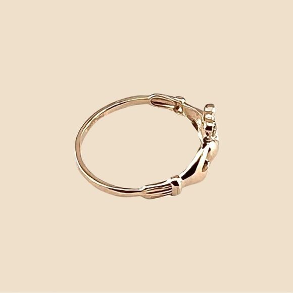 14k Solid Gold Claddagh Ring - Timeless Symbol of Love and Loyalty - gift - - Picture 2 of 4